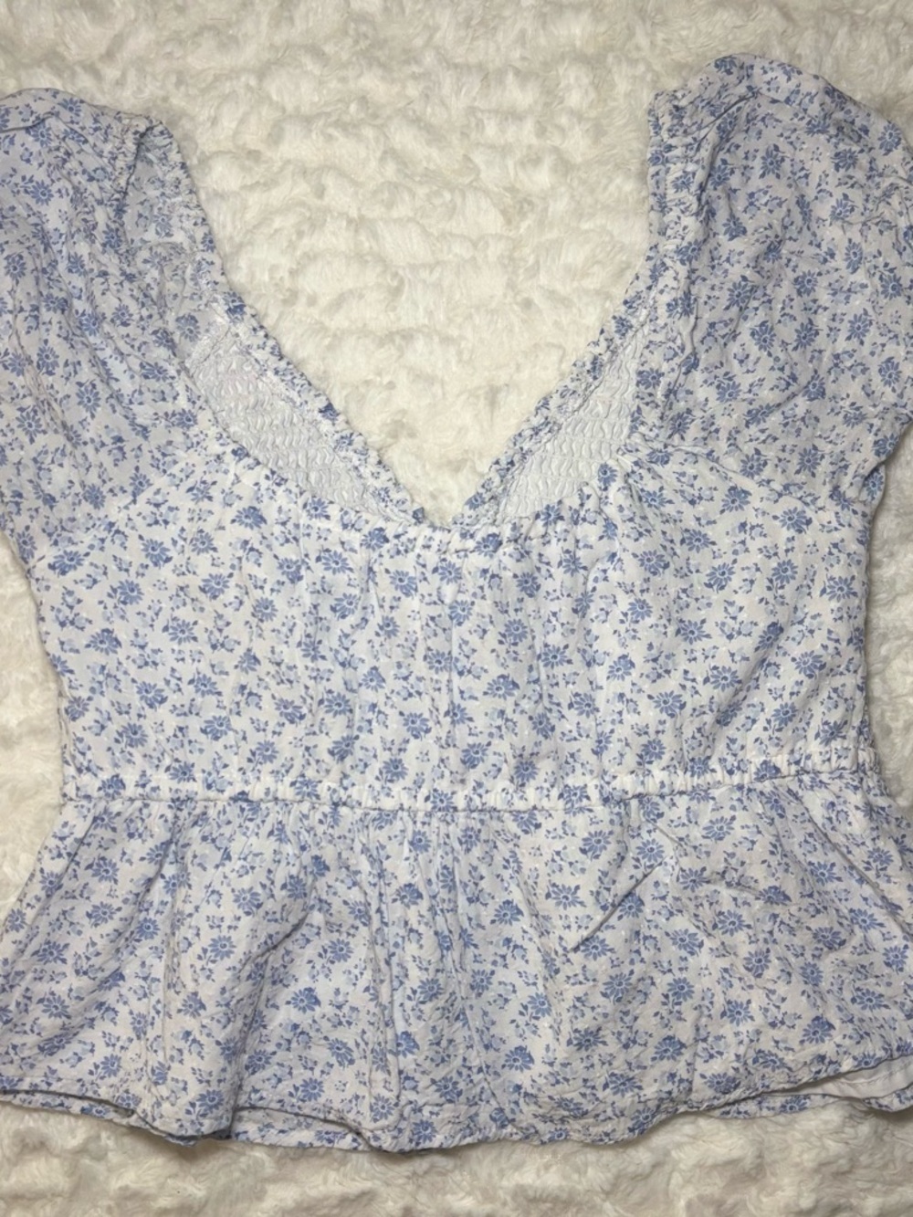 Hollister White and Light Blue Floral Smocked Peplum Top - Picture 2 of 2
